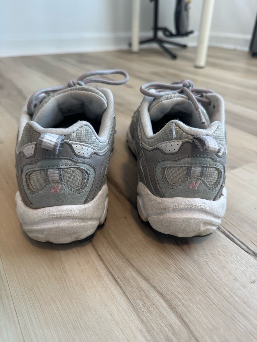 New Balance Womens Gray & Pink Athletic Sneakers - Picture 6 of 7